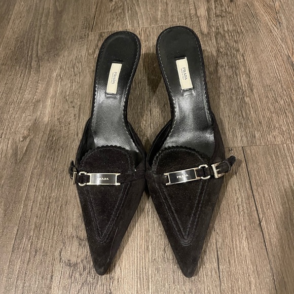 Prada heels. Size Eu 39, US 8.5. Good condition. Suede and leather - Picture 2 of 7